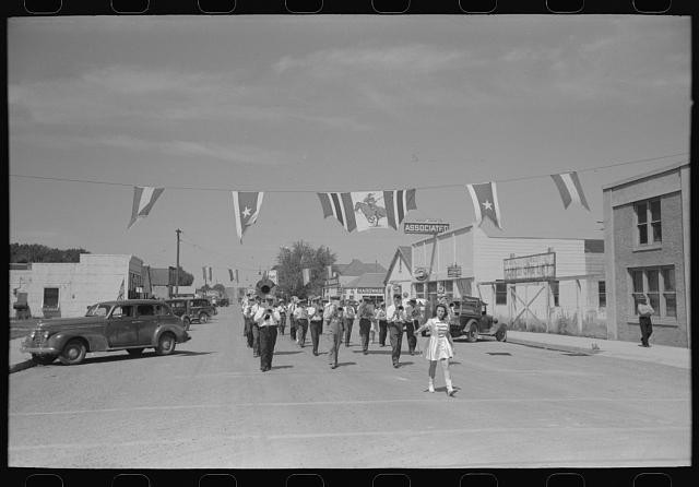 Photo:Vale Oregon 1941 Fourth of July Parade Street Band Marchers