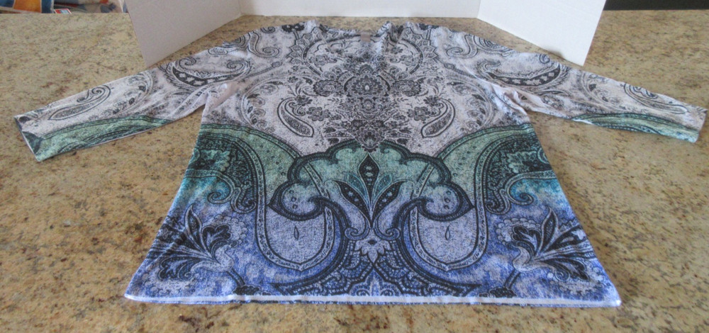 CHICO’S Size 2 Black, Gray, Green & Purple Abstract Design V-Neck ¾ Sleeve Top