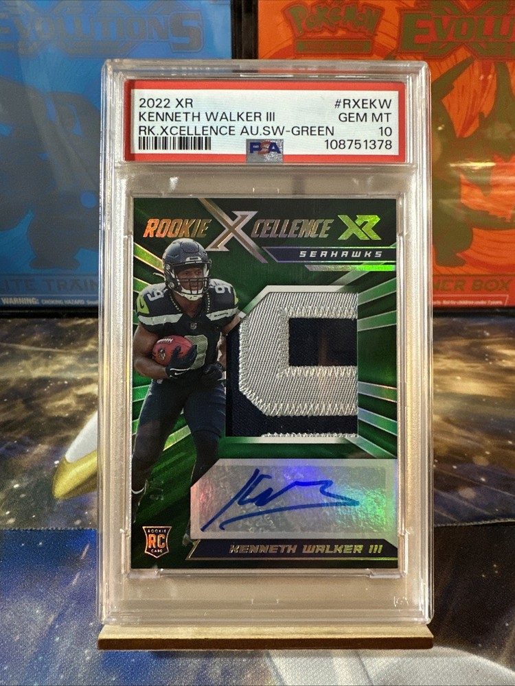 2022 XR - Rookie Xcellence Autograph Swatches Kenneth Walker III Green /5 PSA 10