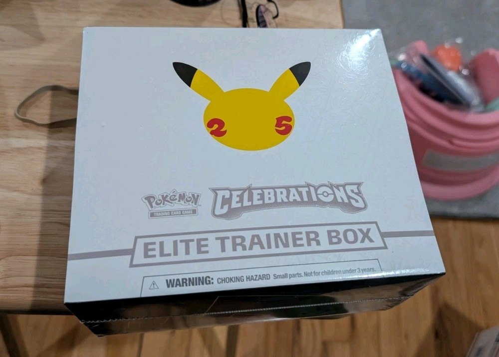 Pokémon TCG Celebrations Elite Trainer Box 25th Anniversary ETB Sealed NEW