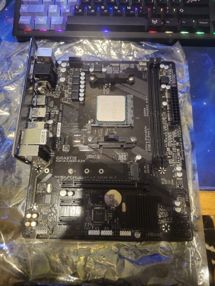 Ryzen 5 1600 + Gigabyte GA-A320M-S2H AMD Ryzen Motherboard Combo (Working)