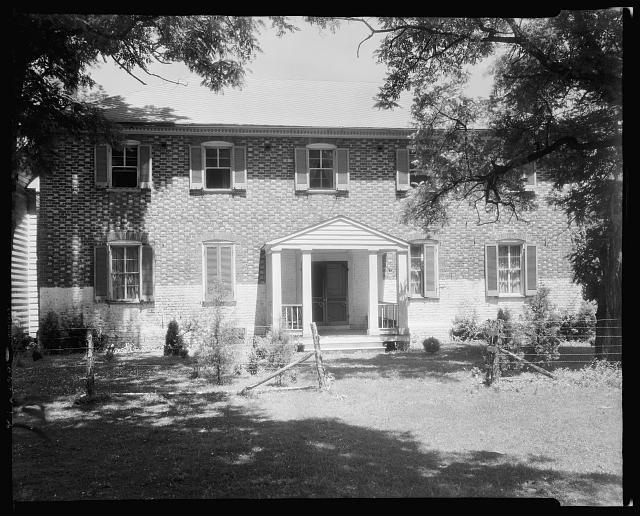 Photo:Hague Virginia Wilton House 1930s Historic Brick House Porch Facade
