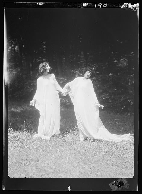 Photo:Unidentified Dancers Elizabeth Duncan Dancers 1910s Dance Portrait