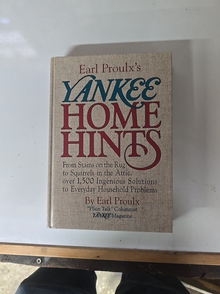Earl Proulx's Yankee Home Hints book 1993 by Earl Proulx & Yankee Mag. Editors