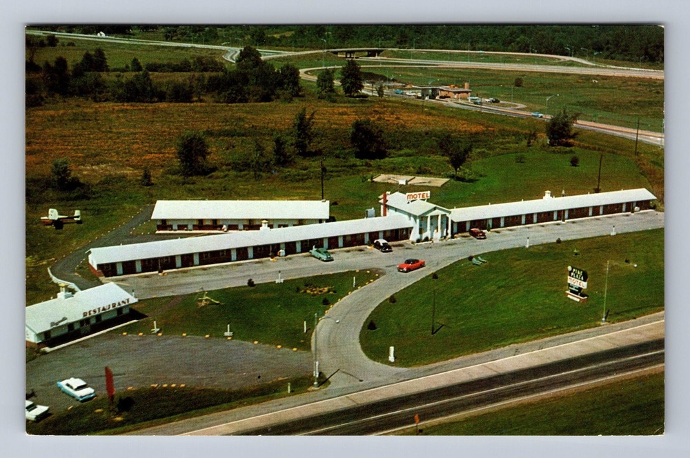 Newton Falls OH-Ohio Pike Plaza Motel And Restaurant Vintage Postcard