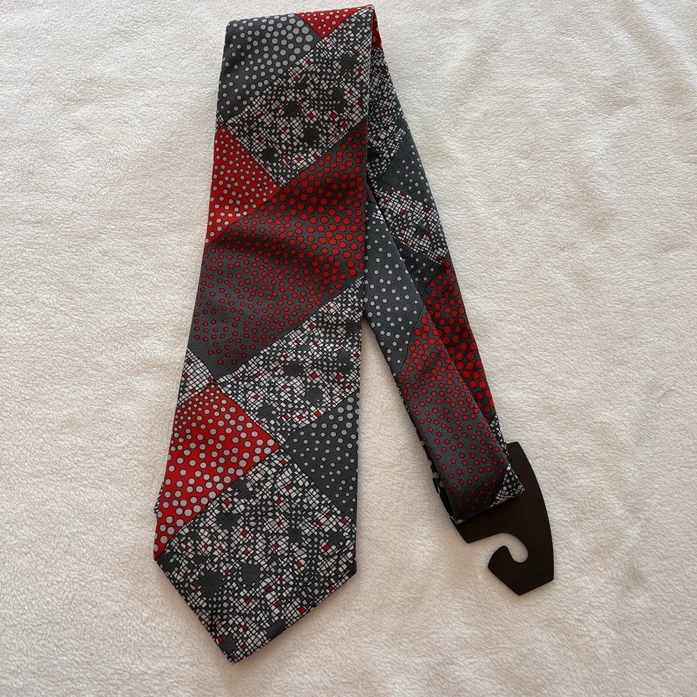 Vintage Marquis Paris 4 Inch Wide Gray Red Necktie Geometric 90s 80s 70s Retro