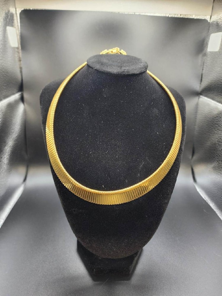 Vintage Gold Tone Collar Or Choke Necklace.