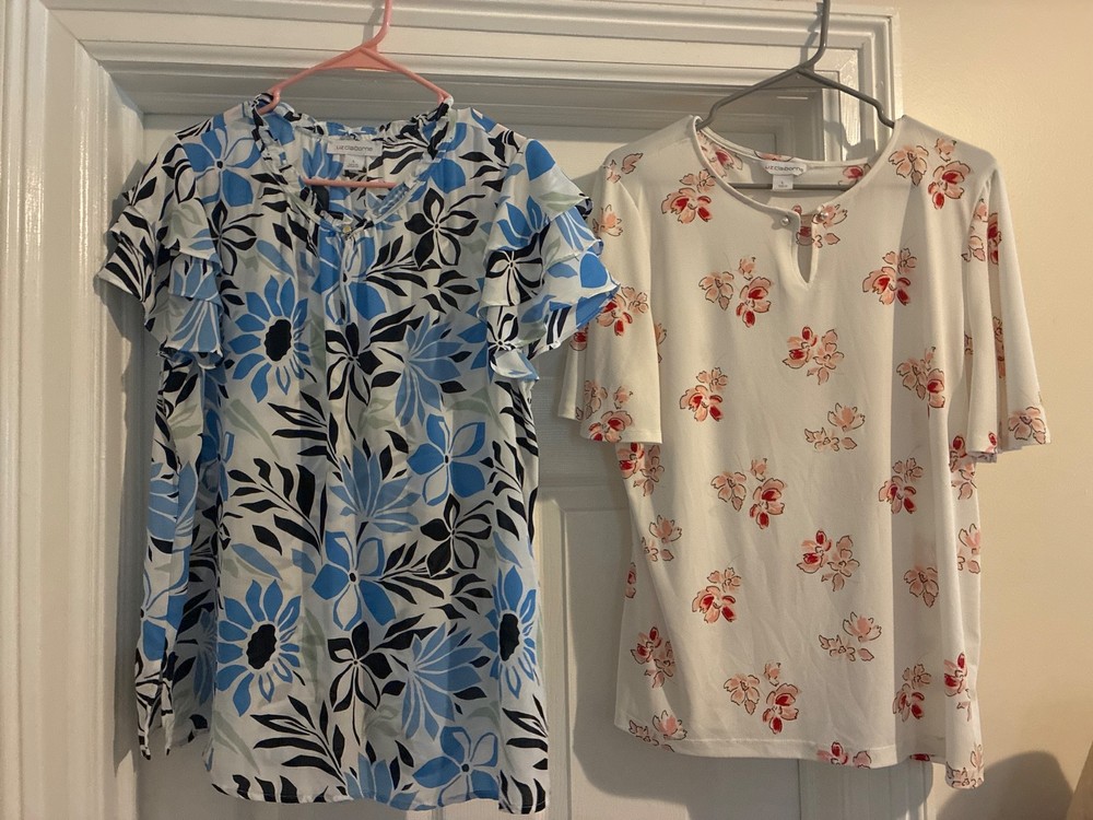 Women's Liz Claiborne floral short sleeve tops size large
