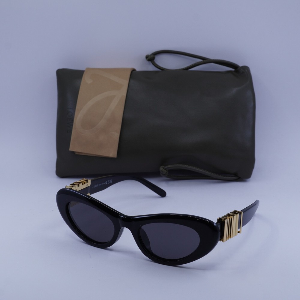 Loewe LW40156U 01A Shiny Black/Smoke 52-20-140 Sunglasses New Authentic