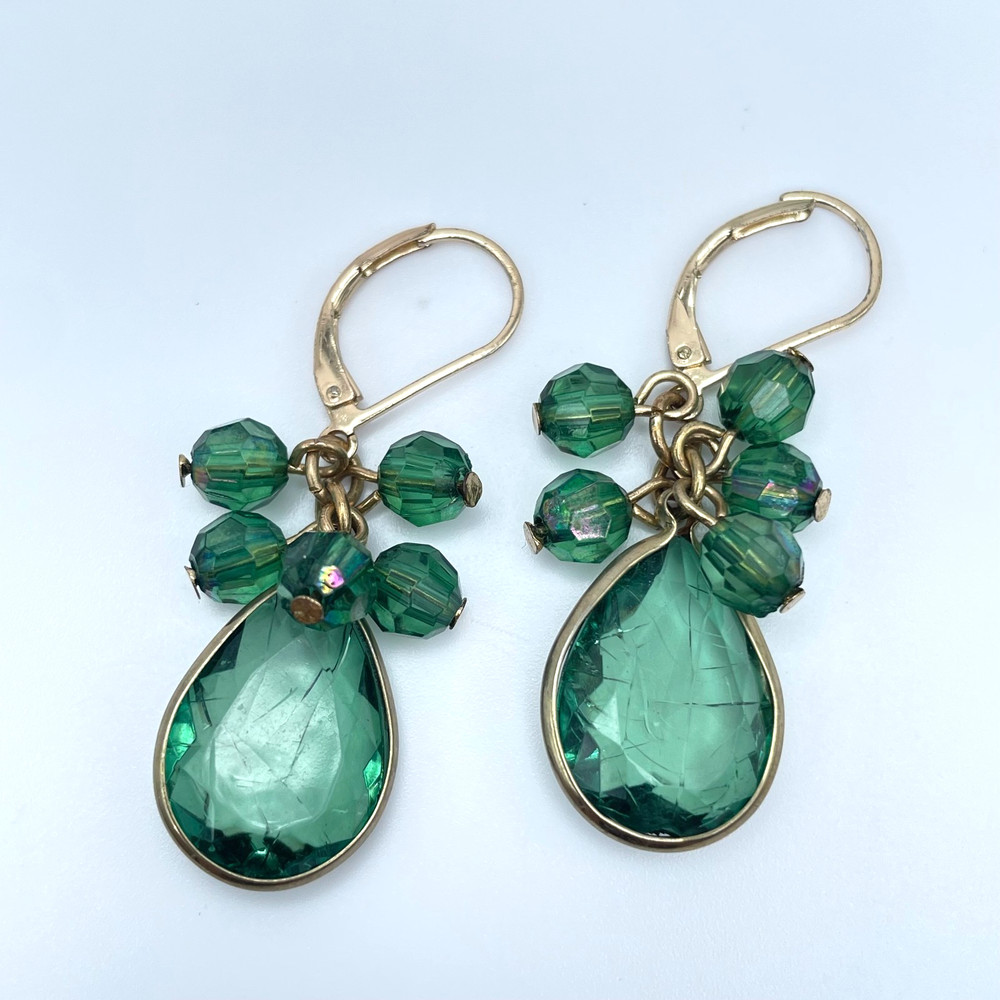 Vintage 90s Green Glass Teardrop Gold Tone Dangle Earrings Boho Fashion Jewelry