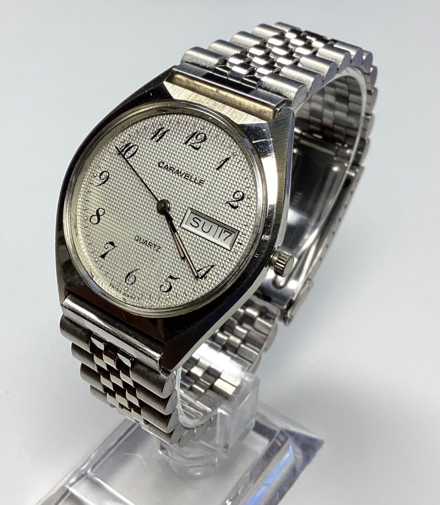 Bulova Caravelle Mens Vintage Watch Swiss Made 8924T Day Date New Battery
