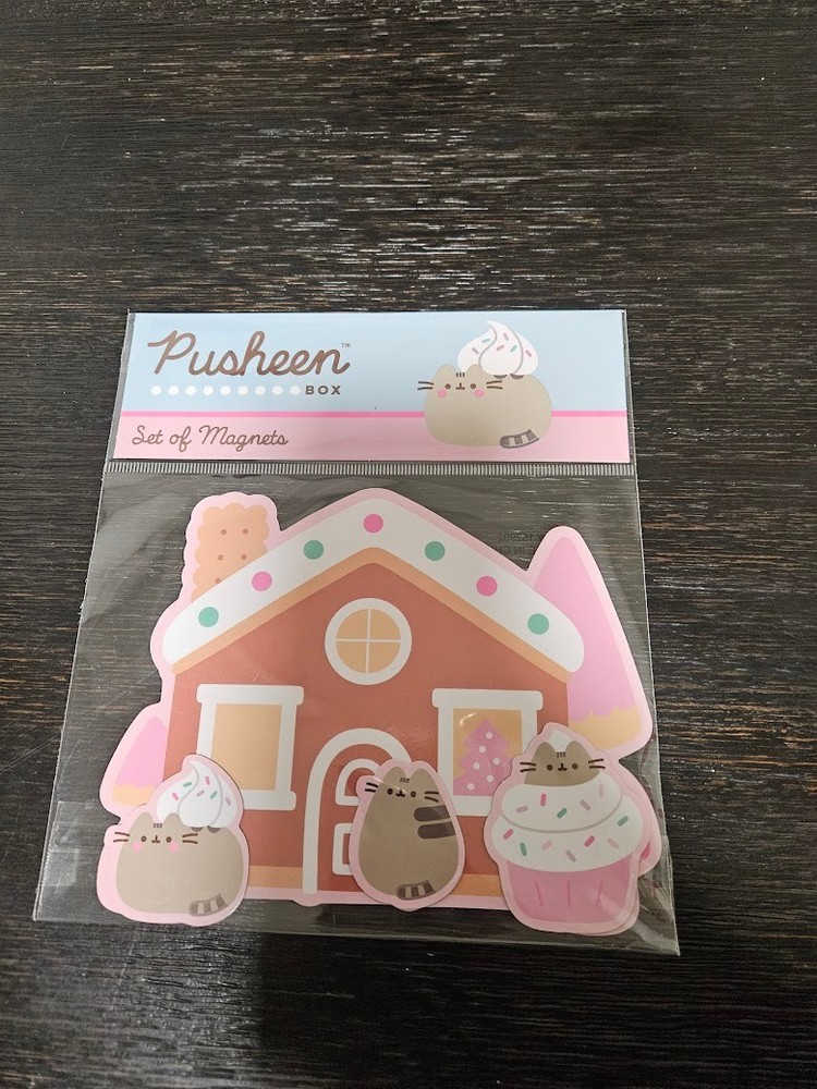 Pusheen Magnet Set 2025 Winter Box Exclusive Gingerbread House