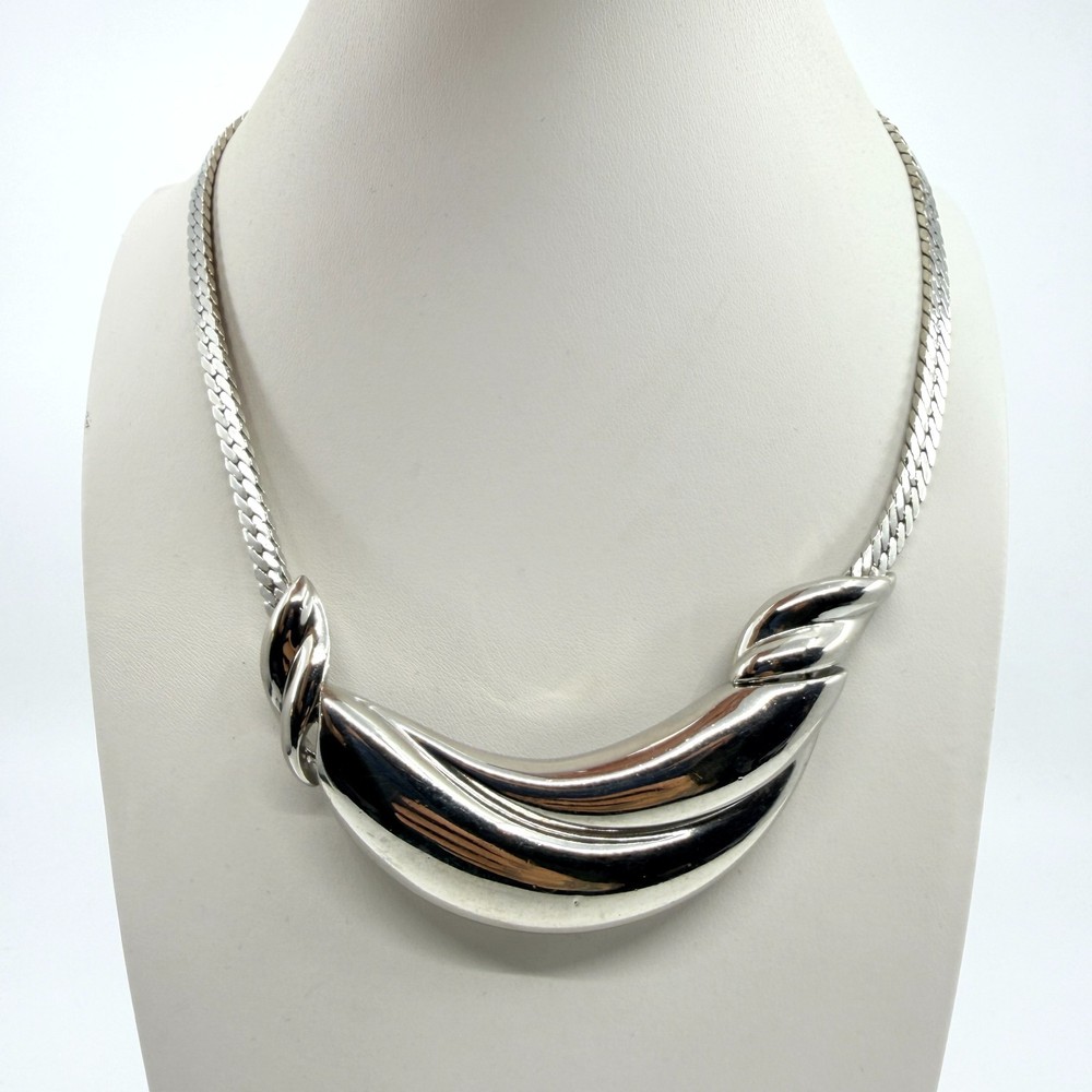 Vintage 80s Silver Tone Chunky Collar Necklace Bold Crescent Bib Chevron Chain