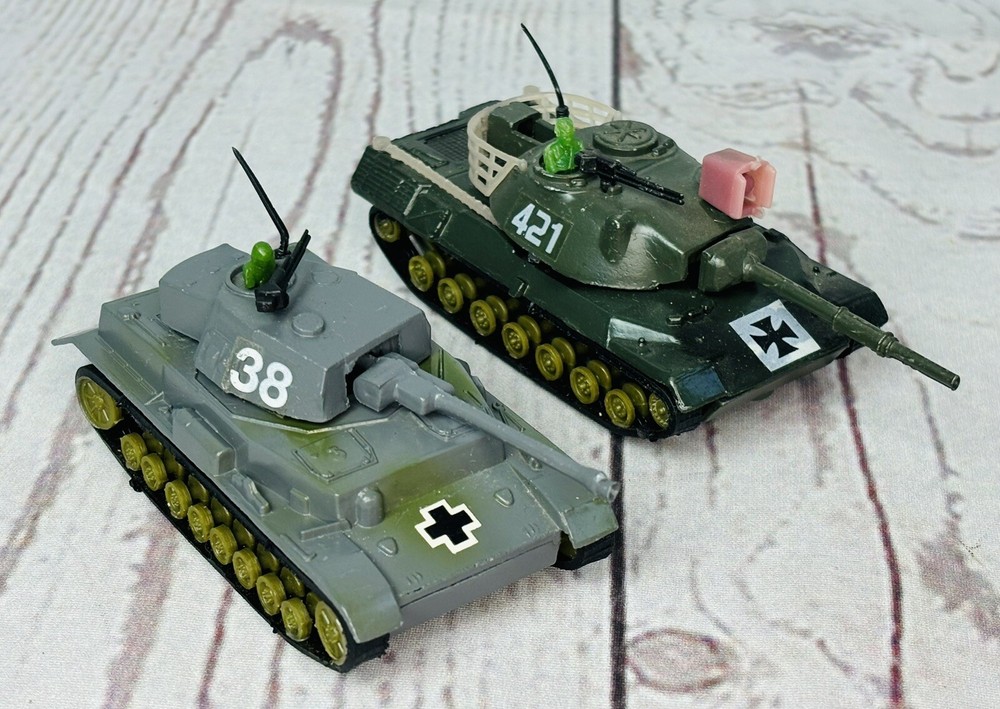 Lot Of 2  Tintoys Tanks German Leopard WT 307 & PZKPFW III WT 308 Made In 1980