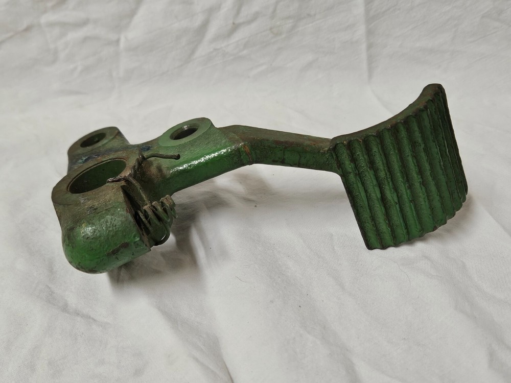 JOHN DEERE F3405R PTO PEDAL 620-630 720-730 720D-730D TRACTORS