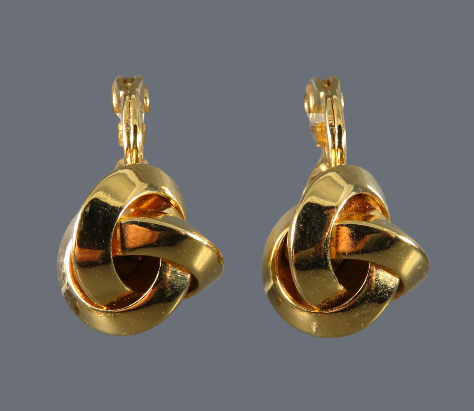 Vintage MONET CLIP ON EARRINGS Gold Tone Knot Three Ring LOVE KNOT STYLE Small