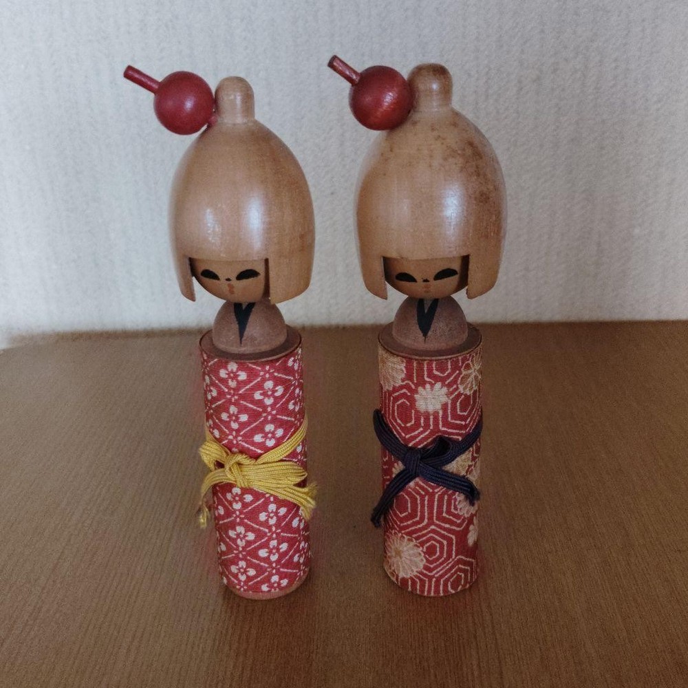 Kokeshi Doll Set of 2 Traditional Japanese Wooden Red Black Decor
