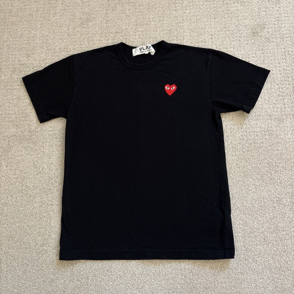 Comme des Garcons Play Red Heart Emblem Black T-Shirt Men's Sz XL
