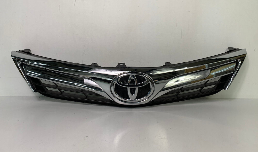 2012-2014 Toyota Camry LE XLE OEM Front Bumper Upper Grille with Emblem