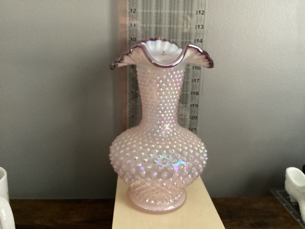 FENTON IRIDZED PINK HOBNAIL PITCHER W/MULBERRY RIBBED HANDLE& RUFFLED TRIM 10.5”