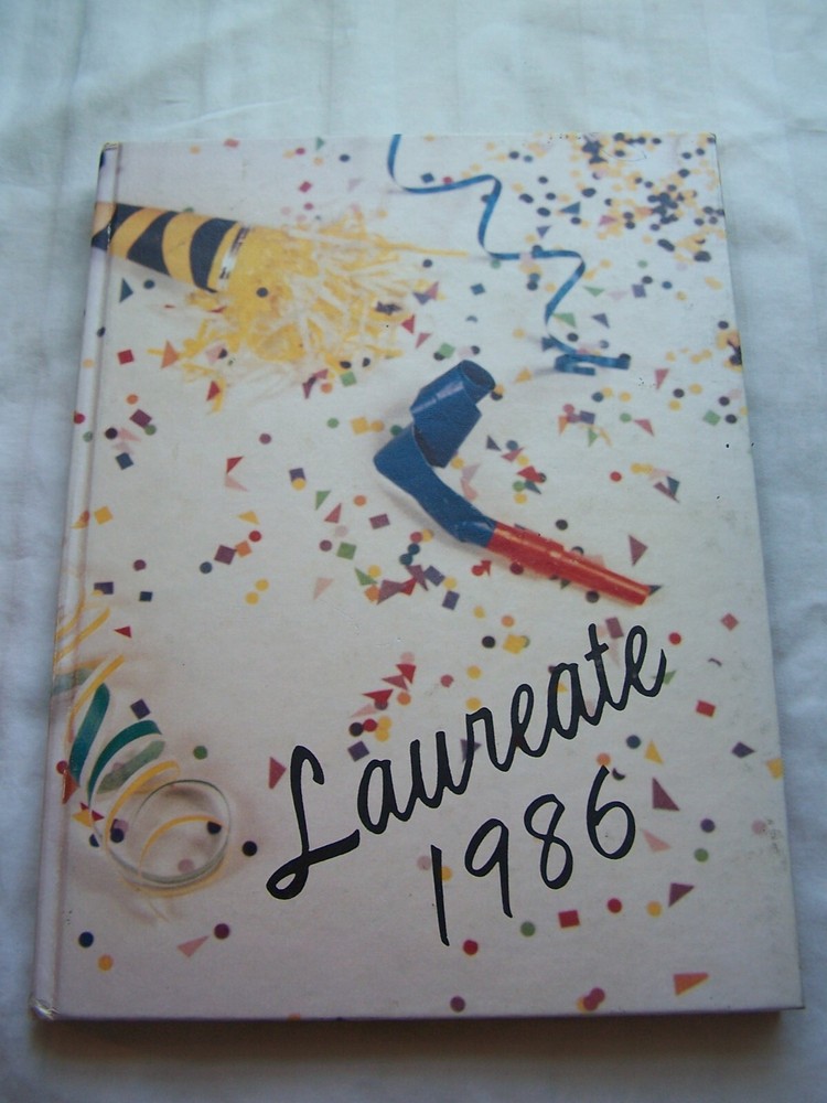 1986 Lynnwood High School Yearbook Lynnwood, Washington Laureate