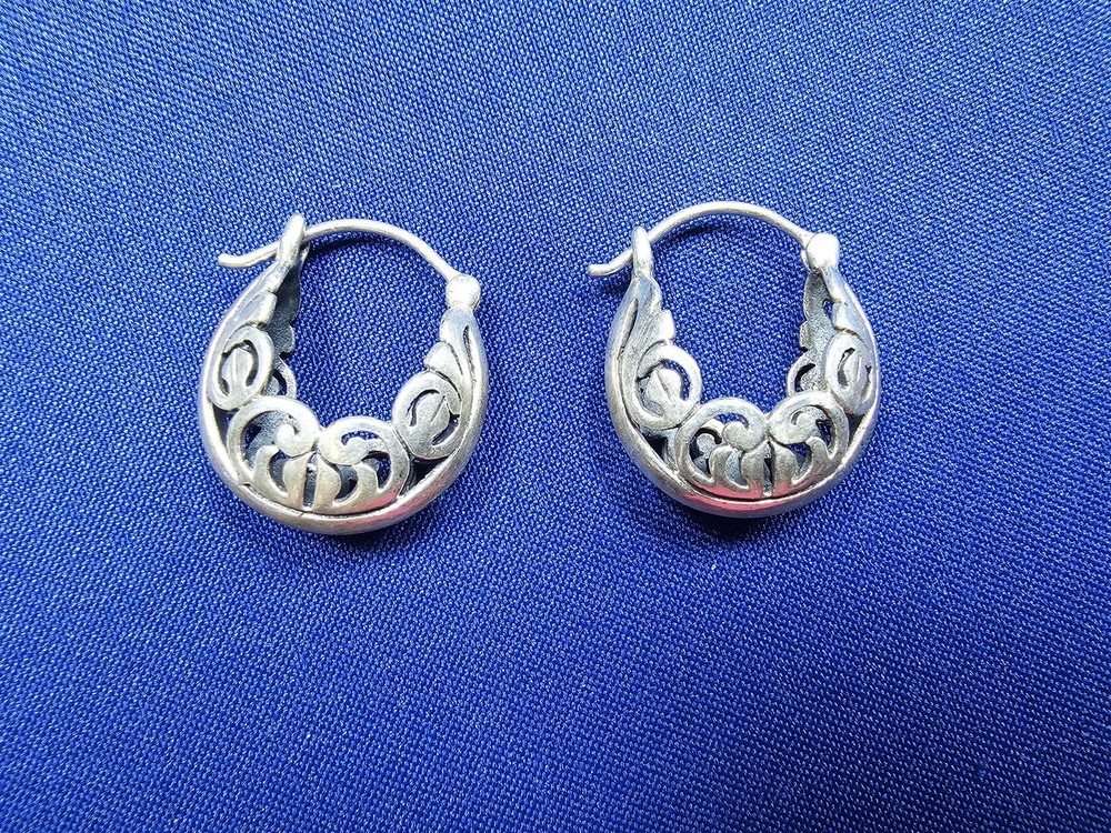 Grandma Grabe's Beautiful Vintage 925 Sterling Silver Scroll Hoop 5.37G Earrings
