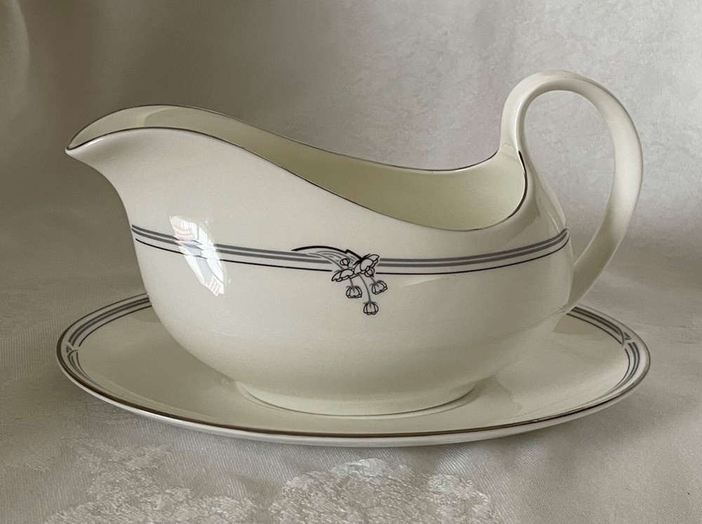 Retired - Royal Doulton Bone China - ANDANTE - Gravy / Sauce Boat with Stand