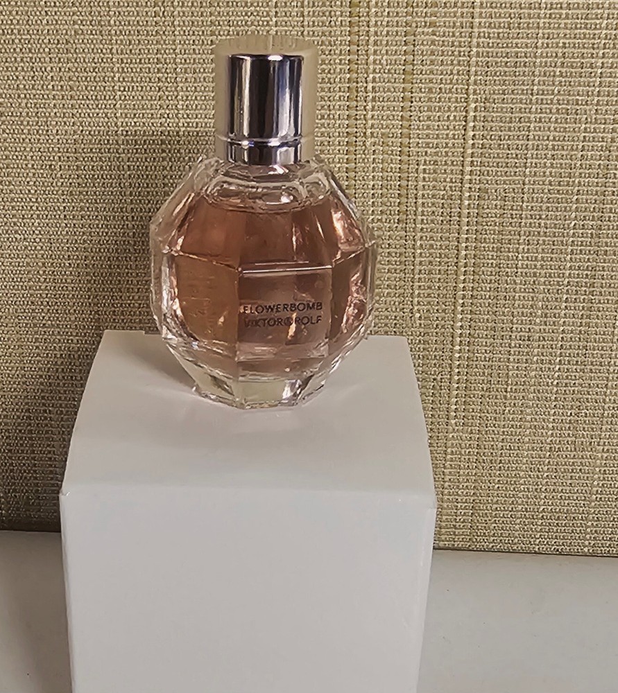 Flower Bomb  By Viktor & Rolf 0.24 Oz /7 Ml Edp  Mini  New Same As Picture