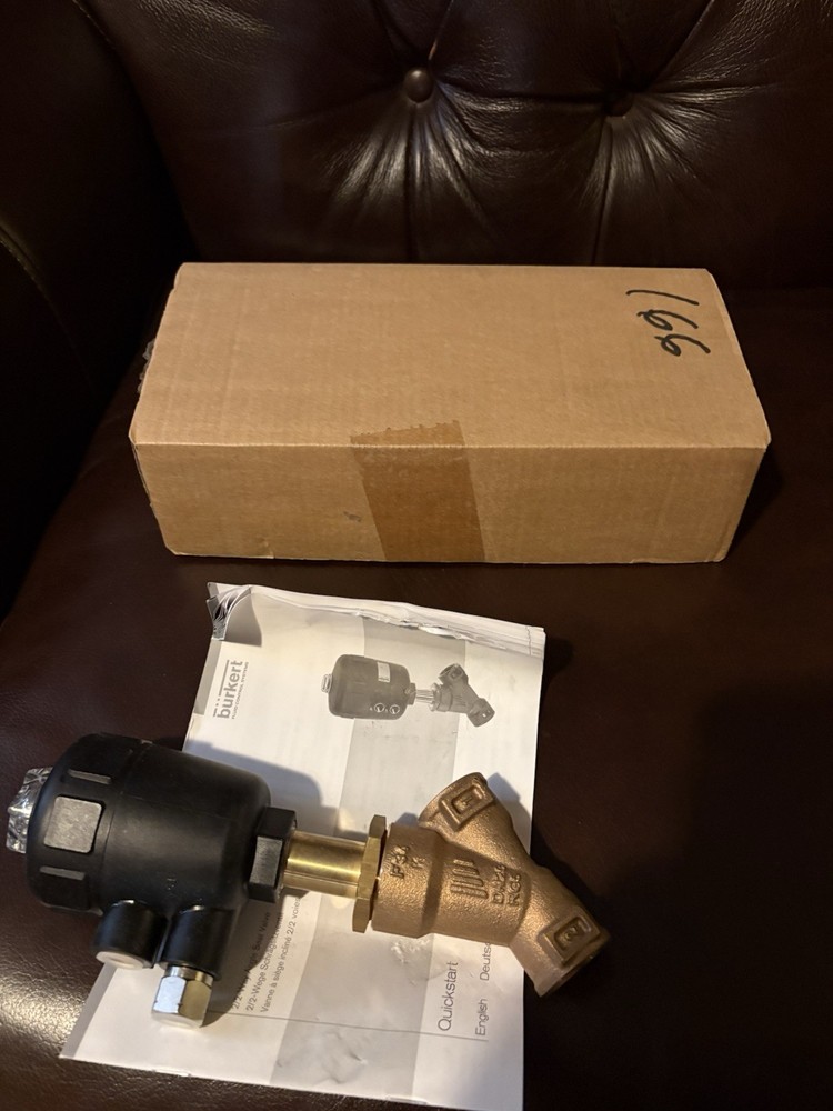 Burkert 98127348 2/2-Way Angle Seat Valve 8803 Type 2000A PTFE BZ NPT 3/4