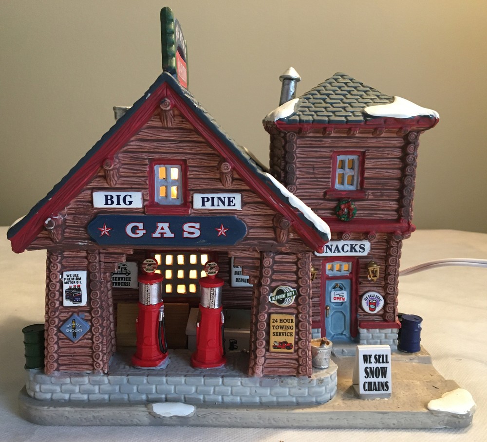 Lemax Big Pine Gas Station 75205 Vail Village Collection Lighted Christmas Village Building