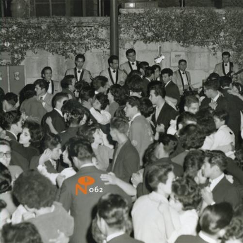 Royal Jesters English Oldies (CD) AlbumAnother great item from Rarewaves USA | Free delivery!