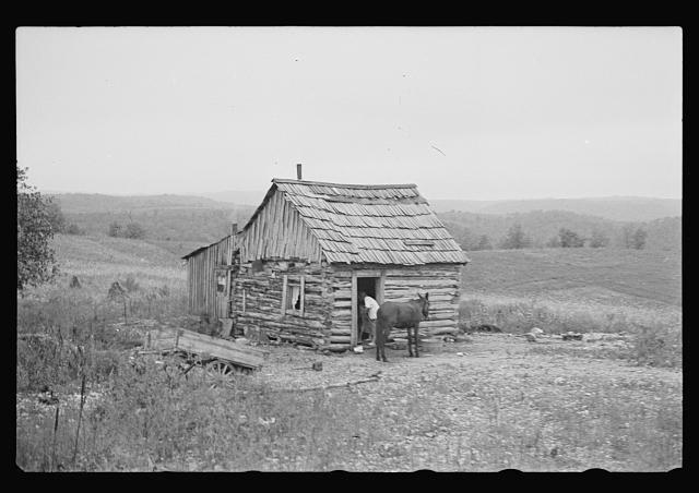 Photo:Case Plantation Pulaski County Arkansas 1935 Cabin Horse