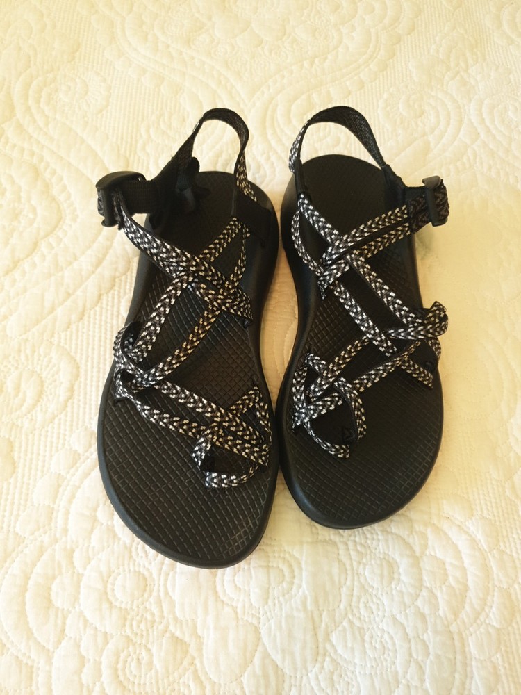 Chaco ZX2 Classic Sandals Women's 9 Gray & White Toe Loop Strap  Hiking Outdoor