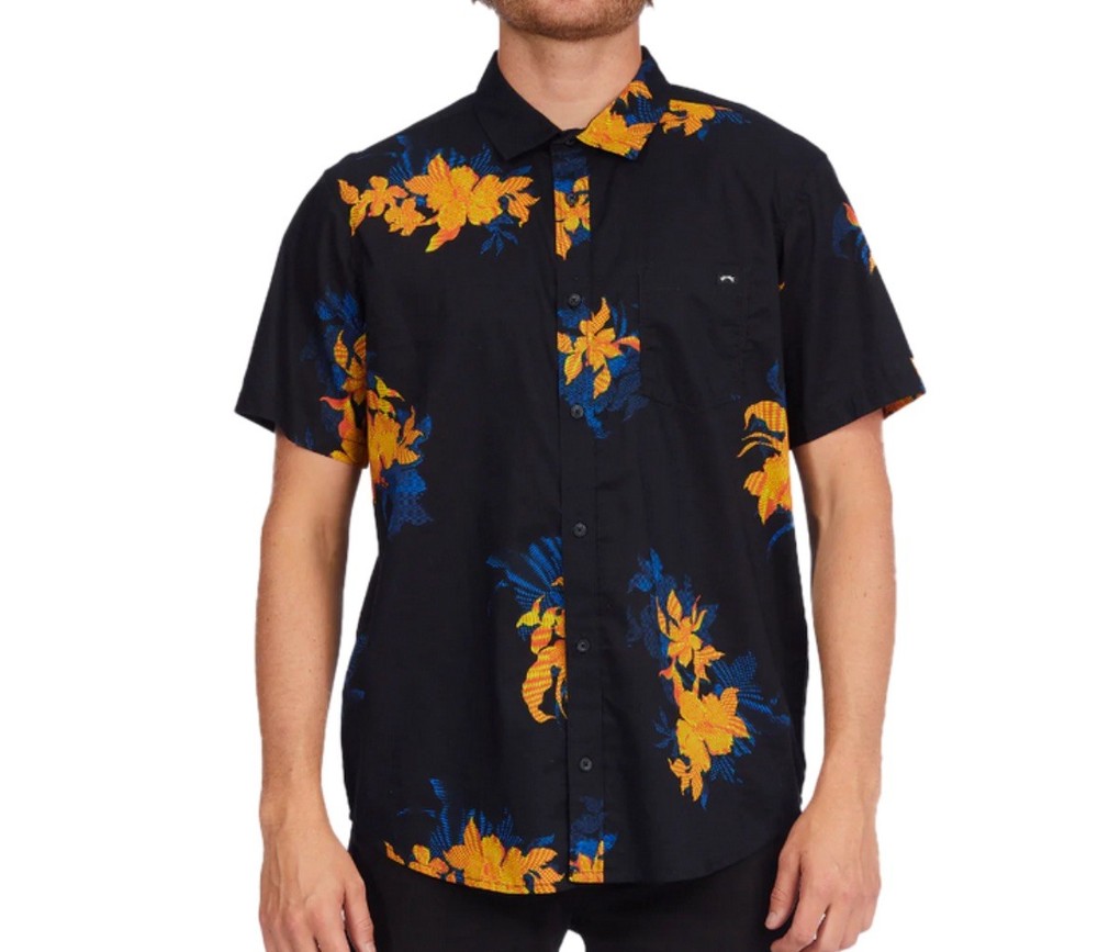 NEW Billabong Men's Sundays Black and Floral Short Sleeve Button Up Size SMALL