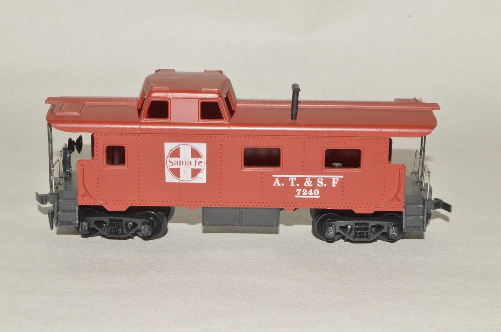 HO scale Tyco Santa Fe Ry caboose car train