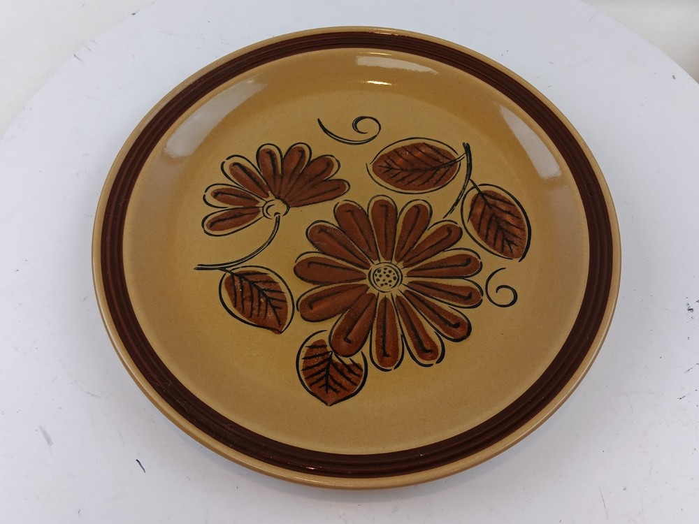 VTG La Mesa Brown Daisy Stoneware  12