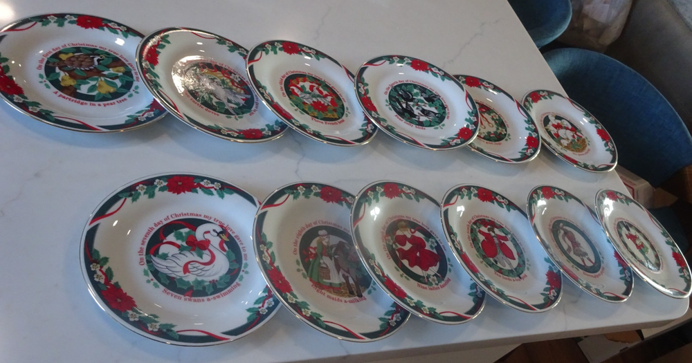 12- DECK THE HALLS 12 DAYS OF CHRISTMAS  ACCENT SALAD PLATES-7-1/2