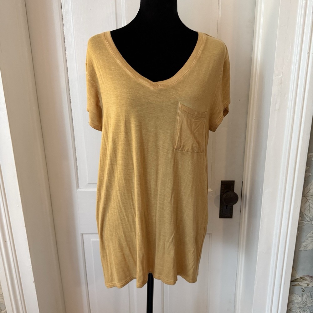 Wonderly Yellow Solid V-Neck Jersey Pocket T-Shirt Short Sleeve Women’s L