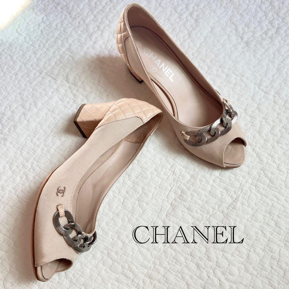 Chanel Beige Leather Matelasse Pumps Size 36.5 US 6.5 Rare Elegant