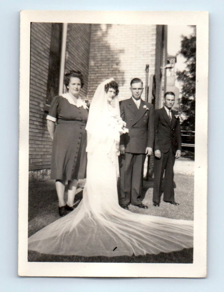 Old Vintage Photo MEN WOMEN BRIDE GROOM WEDDING DRESS OUTSIDE BRICK BUILDING