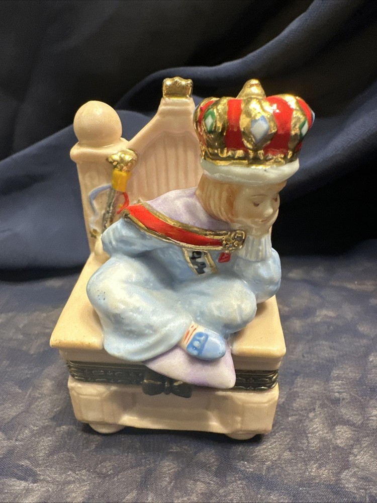 Vintage 1998 Enesco M.E. Ink 'Little King' Porcelain 3.5