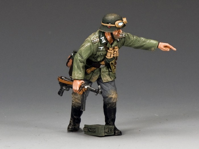 King & Country WS286 - Pointing Officer (Retired)