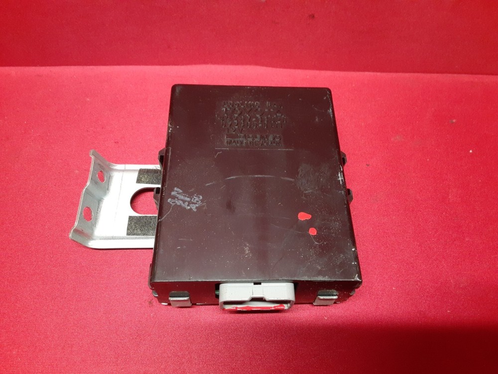 Módulo de control del ventilador de refrigeración 8925733020 Lexus ES300 1992 1993/Toyota Camry