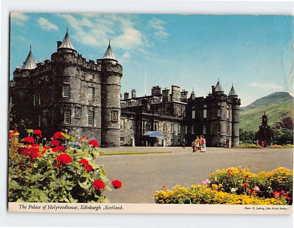 Postcard Palace of Holyroodhouse Edinburgh Scotland