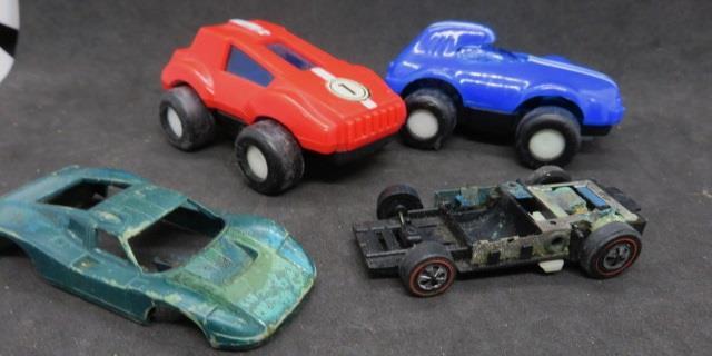 Vintage Ace-Toy Race Cars with Spare Parts – 2 Complete Cars & 2 Chassis/Body Sets  -image