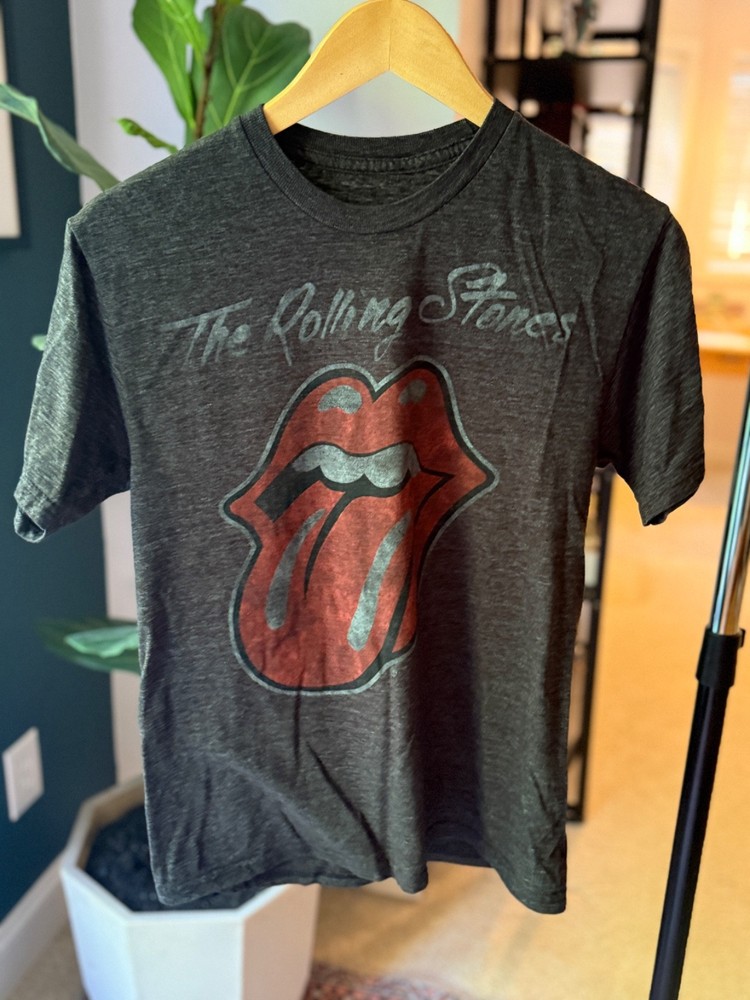 Women's Rolling Stones Dark Heather Gray Tongue Logo Graphic Tee— Size Small