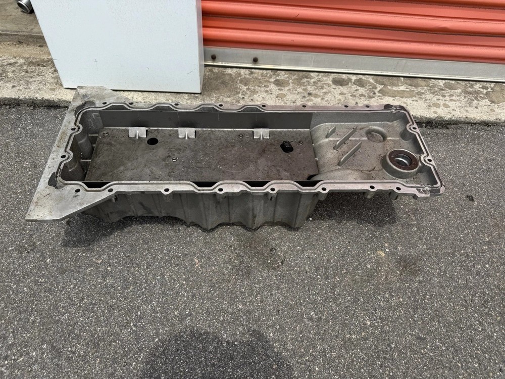 Aston Martin Rapide DB9 DBS 6.0L V12 Engine Oil Pan 8D33-6675-DA OEM 3011