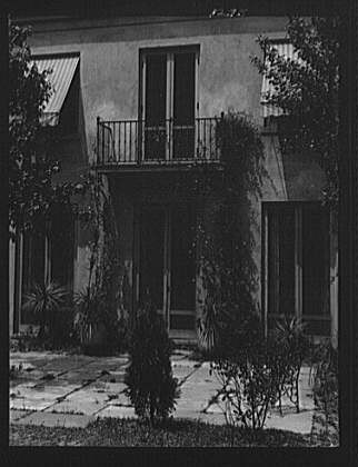 Two-story house,dwellings,New Orleans,Louisiana,LA,Arnold Genthe,1920 2