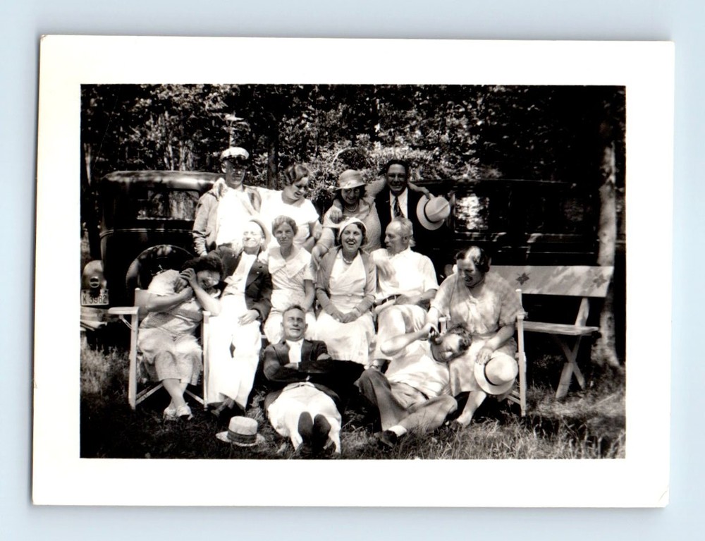 Old Vintage Photo MEN WOMEN GROUP PICTURE FUNNY HUMOROUS BUNCH SNAPSHOT