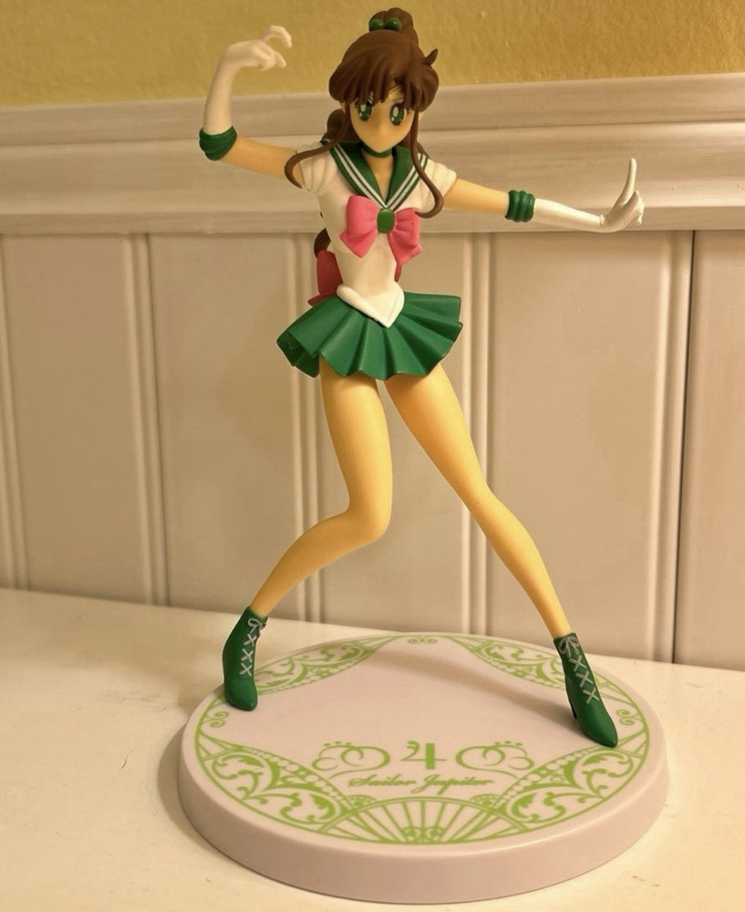 Sailor Moon Sailor Jupiter Anime & Manga Figure Statue with Display Base